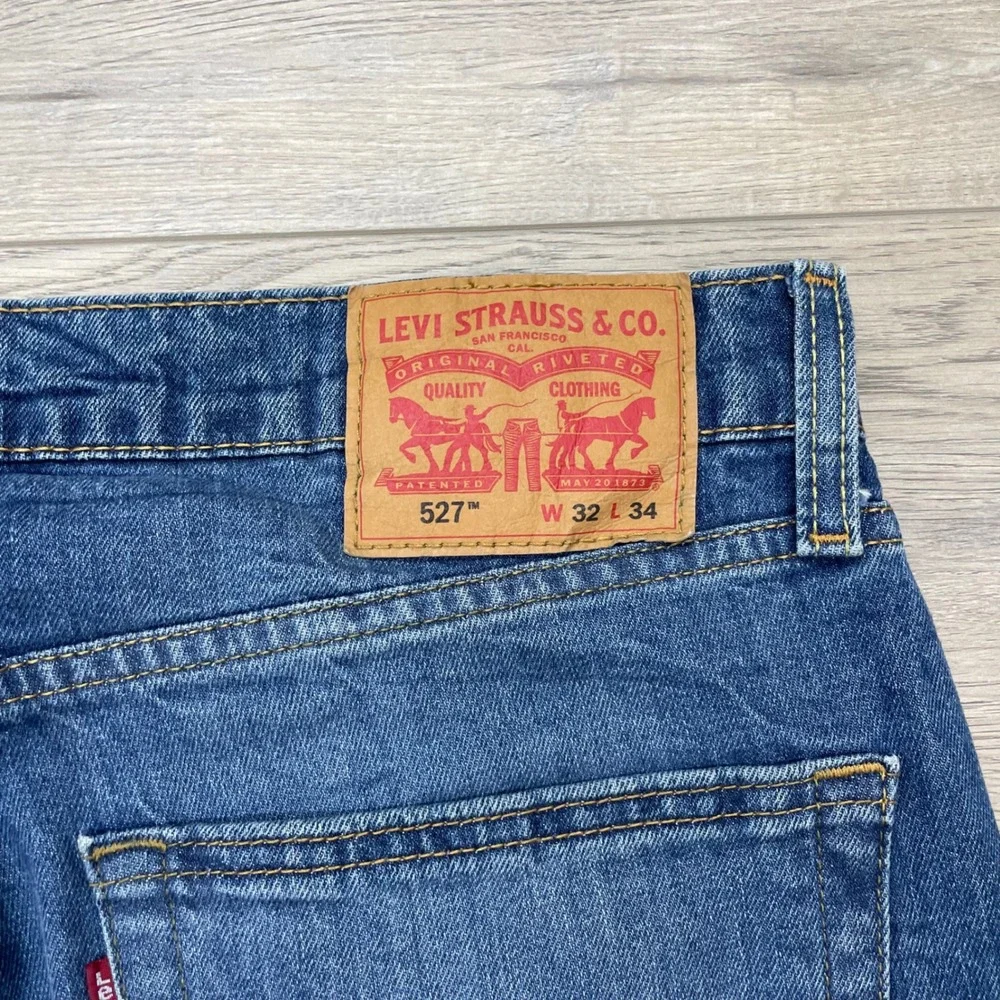 Levis this piece